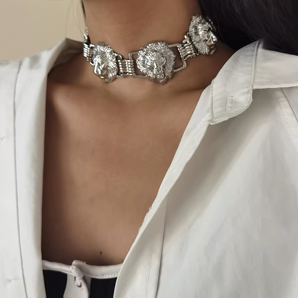 Silver Lion Head Necklace - Picture 3 of 5